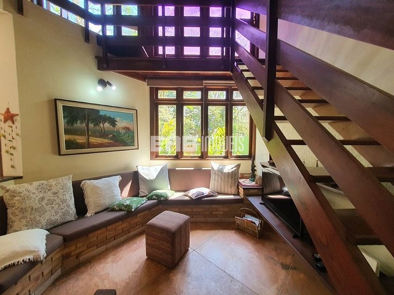 Bela casa disponível para locação de temporada, a 400 m da a