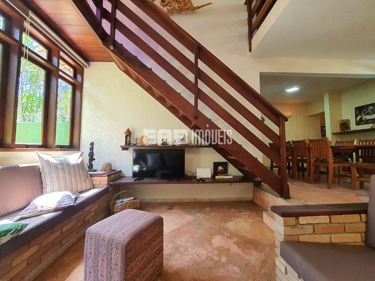 Bela casa disponível para locação de temporada, a 400 m da a