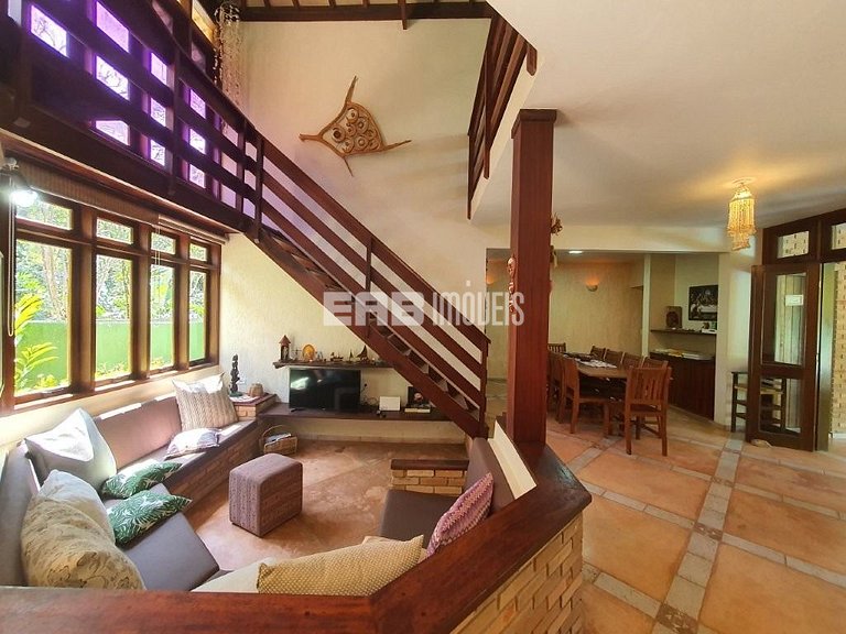 Bela casa disponível para locação de temporada, a 400 m da a