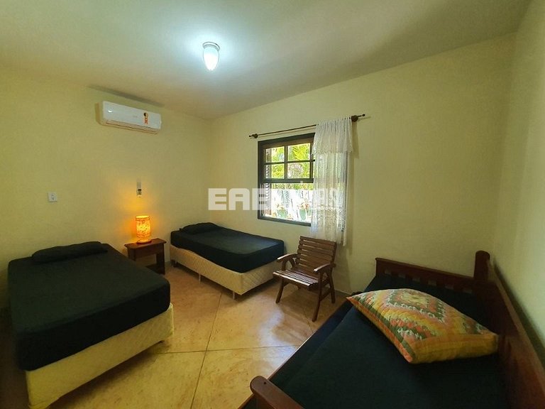 Bela casa disponível para locação de temporada, a 400 m da a