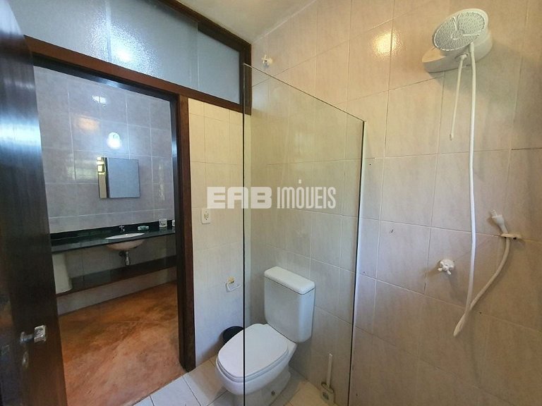 Bela casa disponível para locação de temporada, a 400 m da a