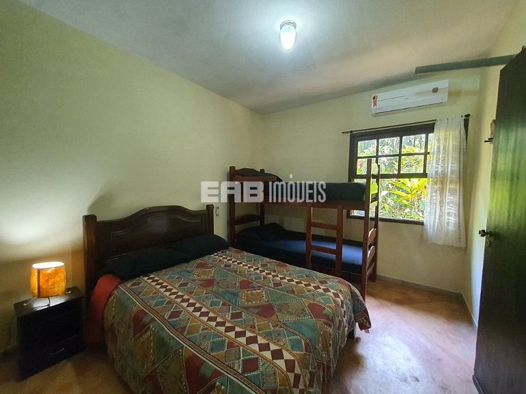 Bela casa disponível para locação de temporada, a 400 m da a