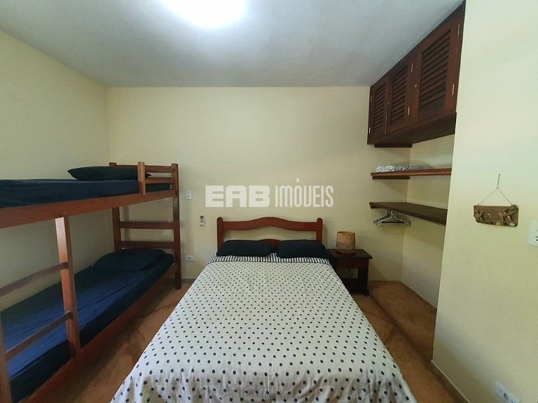 Bela casa disponível para locação de temporada, a 400 m da a