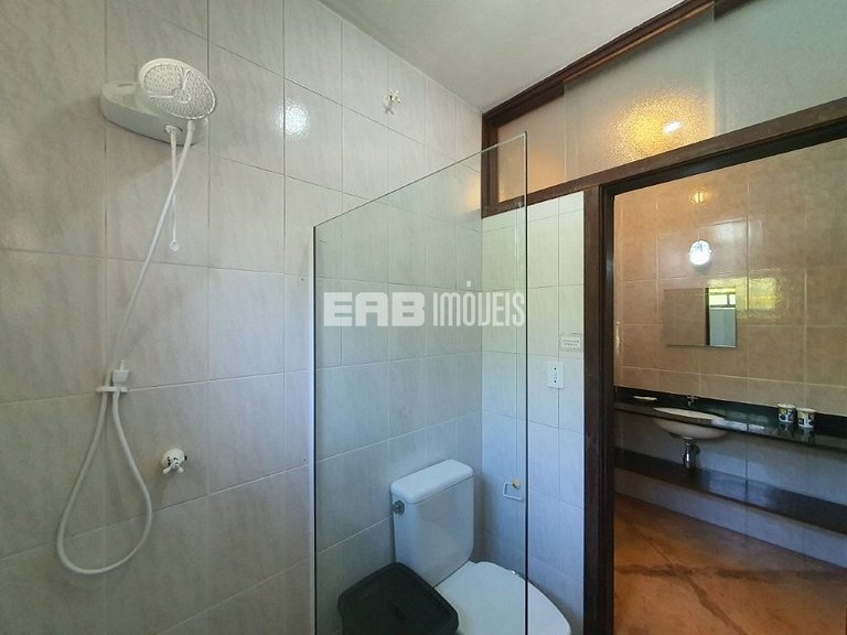 Bela casa disponível para locação de temporada, a 400 m da a