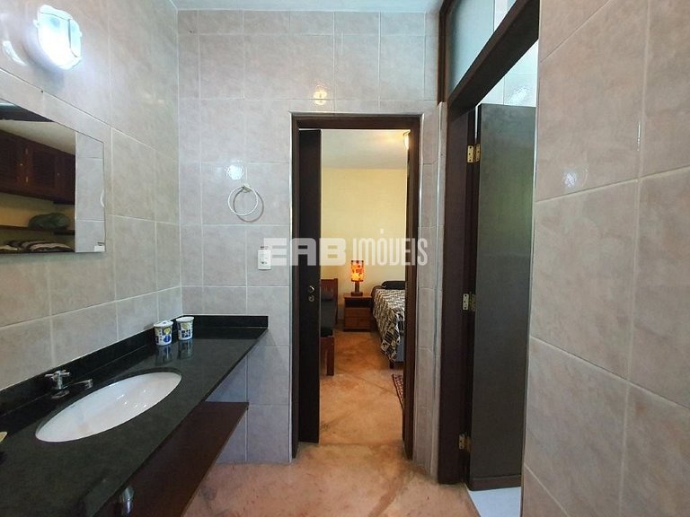 Bela casa disponível para locação de temporada, a 400 m da a