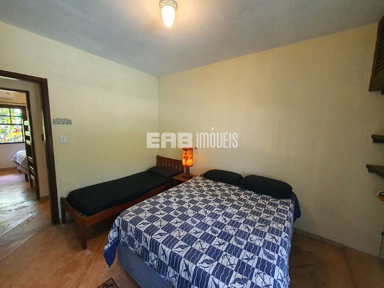 Bela casa disponível para locação de temporada, a 400 m da a