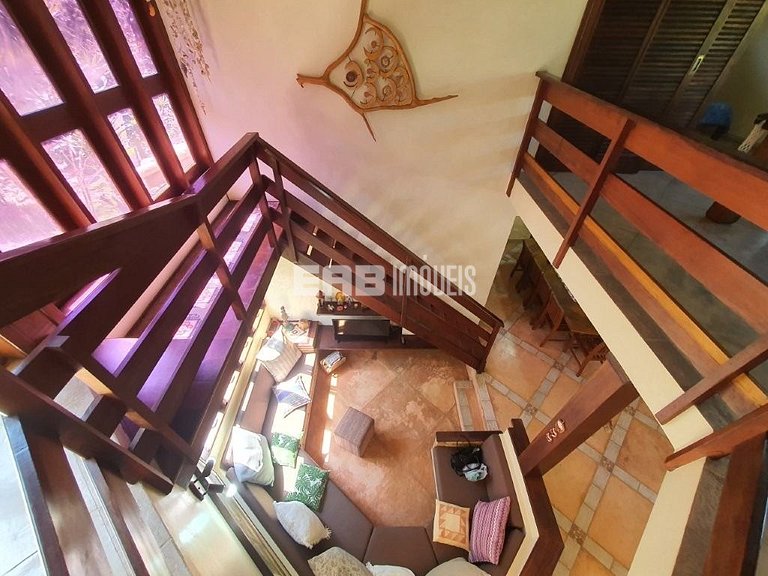 Bela casa disponível para locação de temporada, a 400 m da a