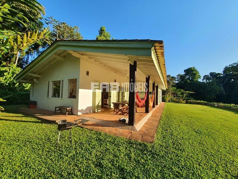 Aconchegante casa de praia com vista para o rio Itamambuca