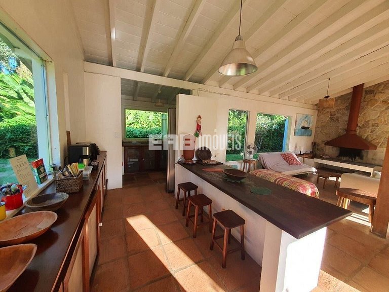 Aconchegante casa de praia com vista para o rio Itamambuca