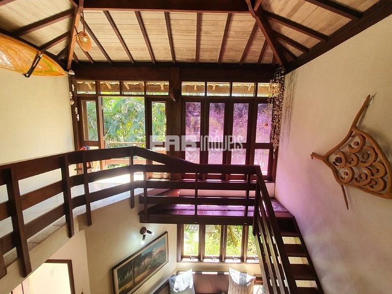 Bela casa disponível para locação de temporada, a 400 m da a