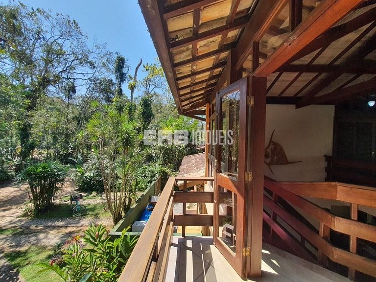 Bela casa disponível para locação de temporada, a 400 m da a