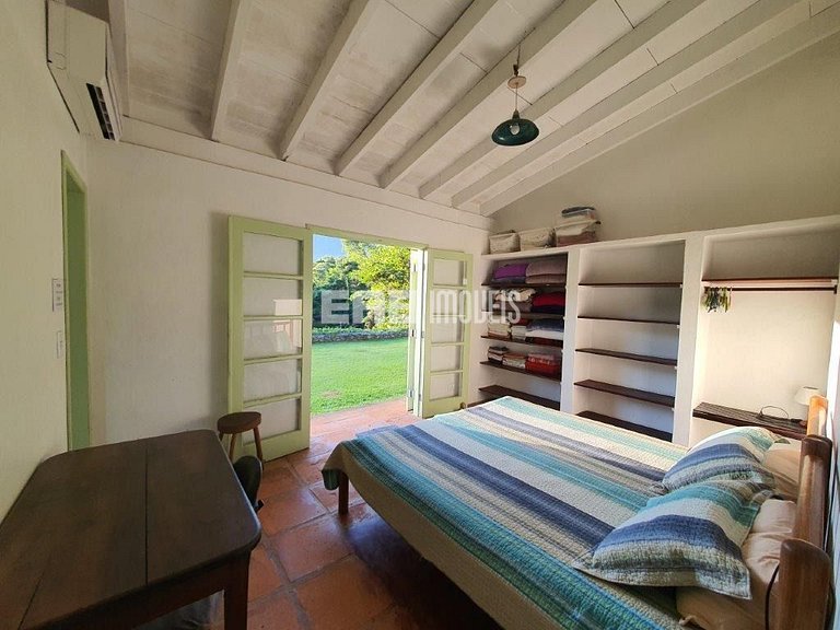 Aconchegante casa de praia com vista para o rio Itamambuca