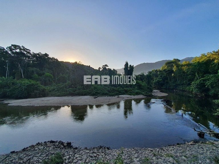 Aconchegante casa de praia com vista para o rio Itamambuca