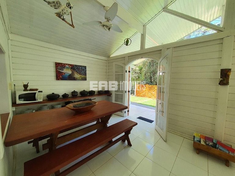 Casa para aluguel de temporada em Ubatuba, com 3 dormitórios