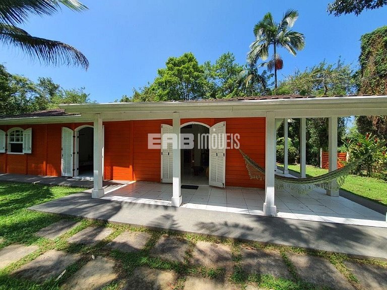 Casa para aluguel de temporada em Ubatuba, com 3 dormitórios