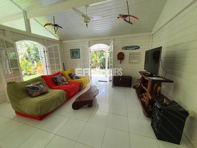 Casa para aluguel de temporada em Ubatuba, com 3 dormitórios