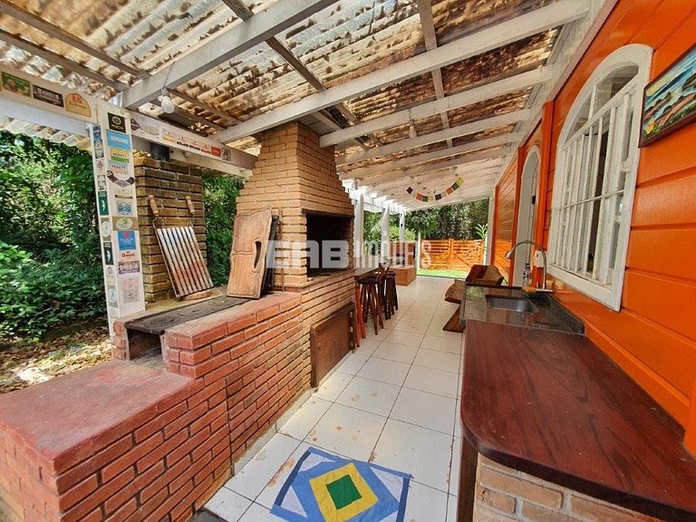 Casa para aluguel de temporada em Ubatuba, com 3 dormitórios