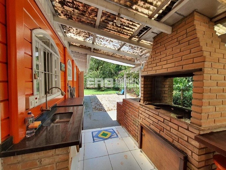 Casa para aluguel de temporada em Ubatuba, com 3 dormitórios