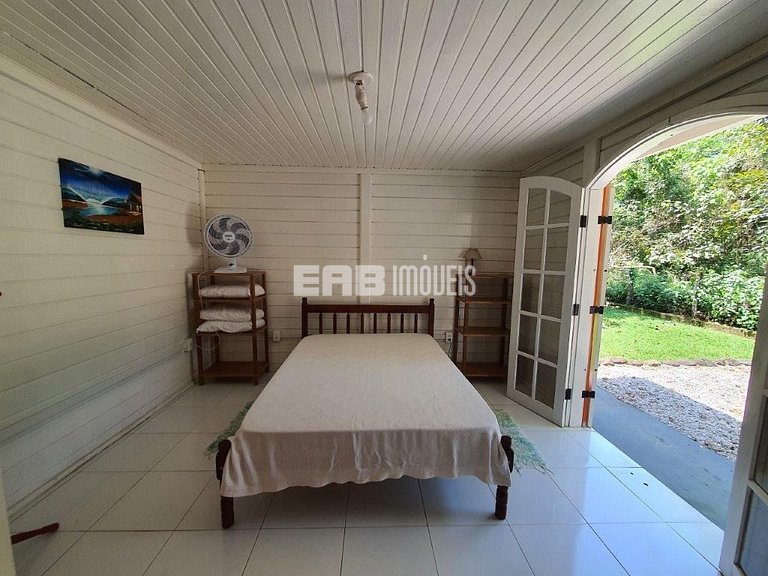 Casa para aluguel de temporada em Ubatuba, com 3 dormitórios