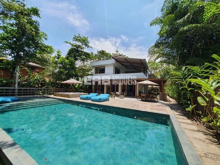 Casa para temporada em Itamambuca, com 4 dormitórios, piscin