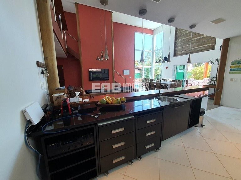 Maravilhosa casa de alto padrão, com piscina, na praia de It