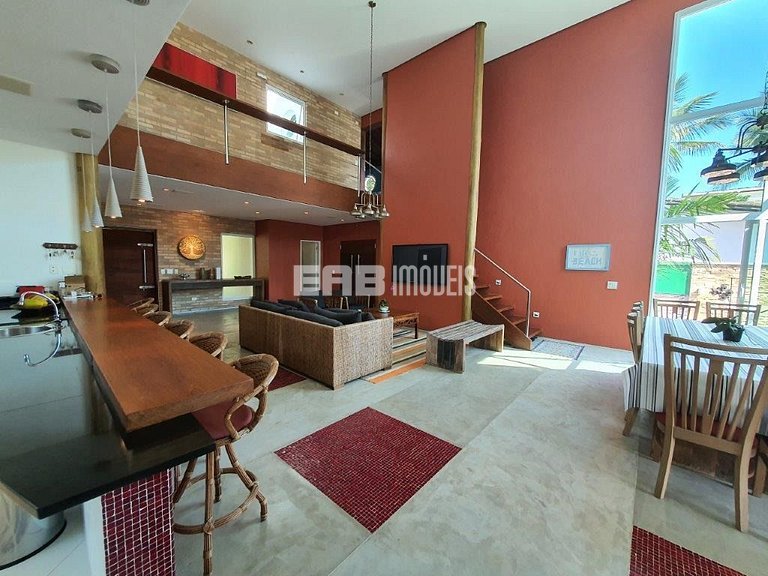 Maravilhosa casa de alto padrão, com piscina, na praia de It