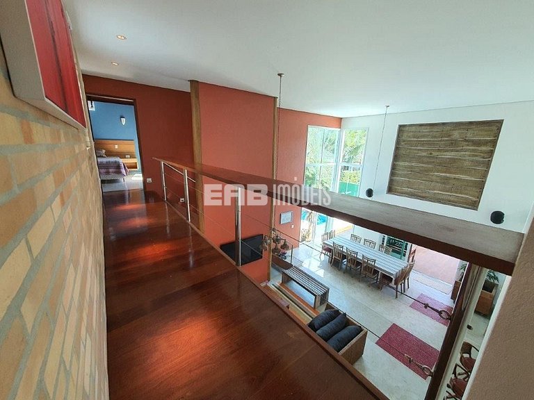 Maravilhosa casa de alto padrão, com piscina, na praia de It