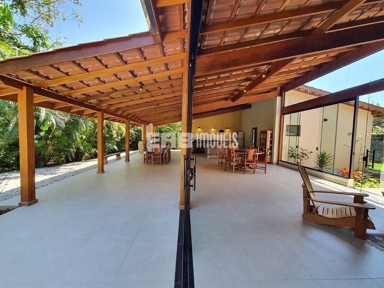 Casa com 4 suítes, a 170m do mar, na praia de Itamambuca, Ub