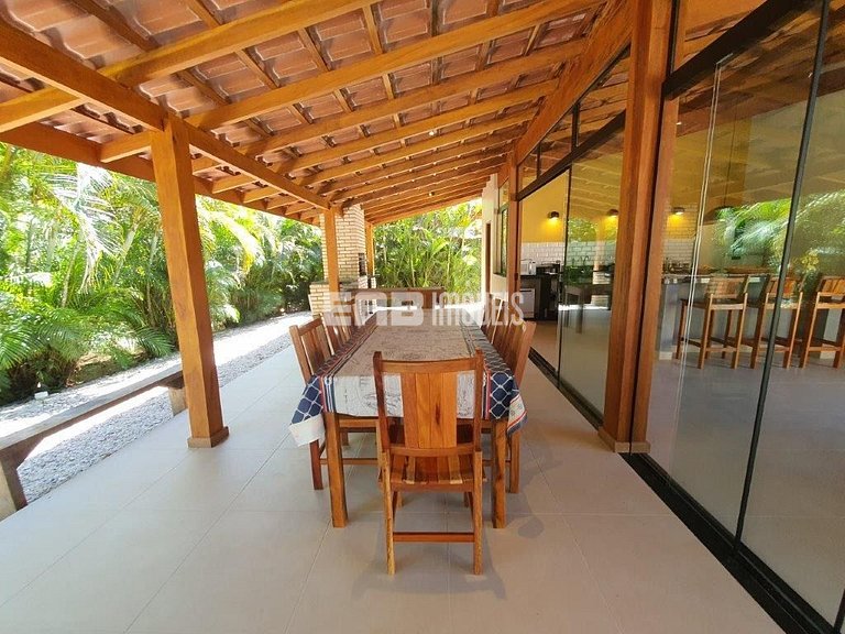 Casa com 4 suítes, a 170m do mar, na praia de Itamambuca, Ub