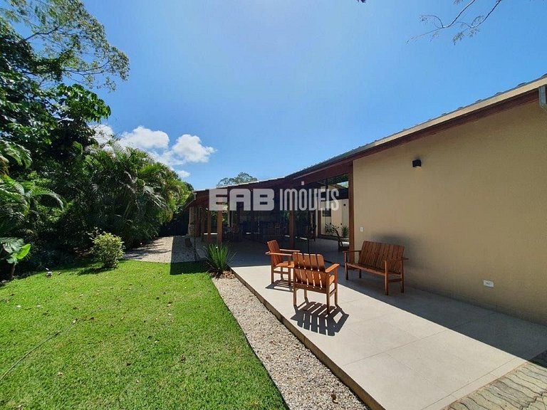 Casa com 4 suítes, a 170m do mar, na praia de Itamambuca, Ub