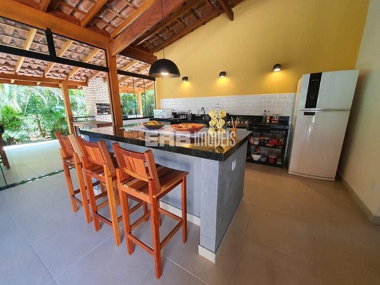 Casa com 4 suítes, a 170m do mar, na praia de Itamambuca, Ub