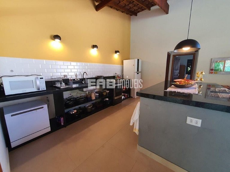 Casa com 4 suítes, a 170m do mar, na praia de Itamambuca, Ub