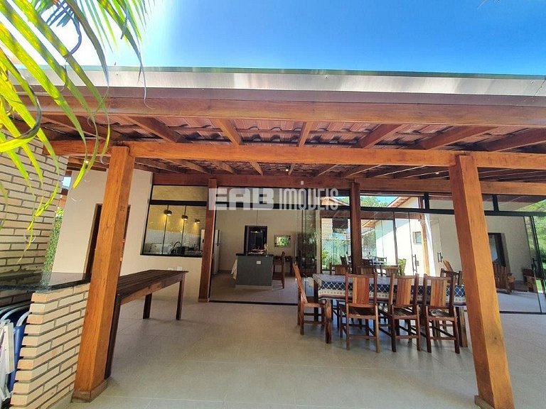 Casa com 4 suítes, a 170m do mar, na praia de Itamambuca, Ub