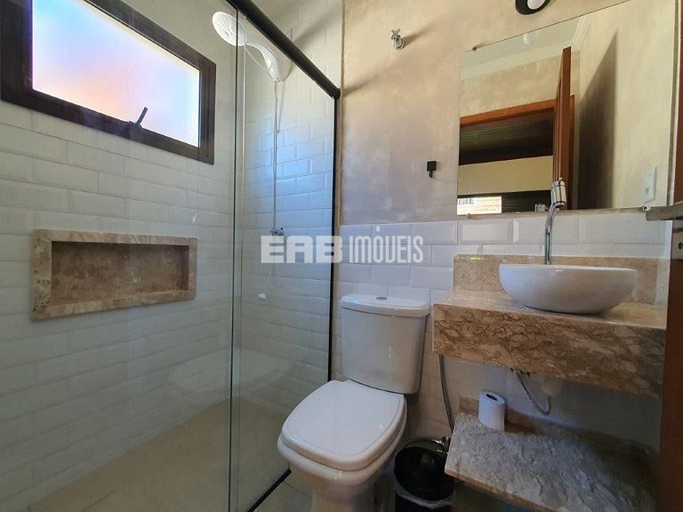 Casa com 4 suítes, a 170m do mar, na praia de Itamambuca, Ub