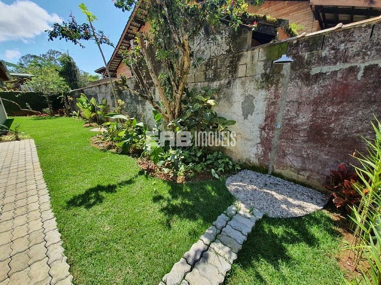 Casa com 4 suítes, a 170m do mar, na praia de Itamambuca, Ub