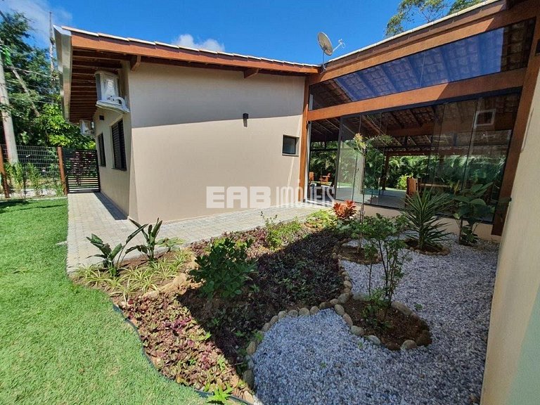 Casa com 4 suítes, a 170m do mar, na praia de Itamambuca, Ub