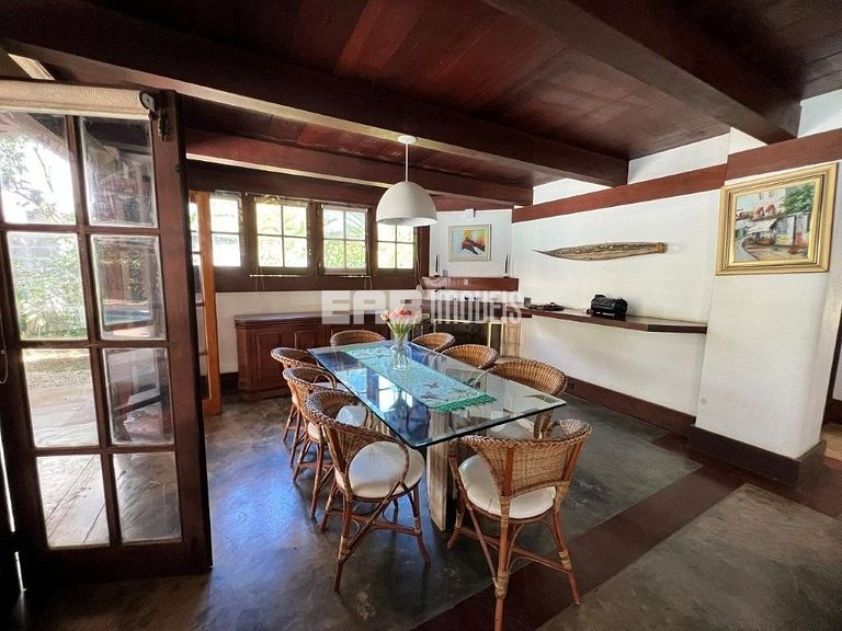 Casa com piscina para locação de temporada em Itamambuca, Ub