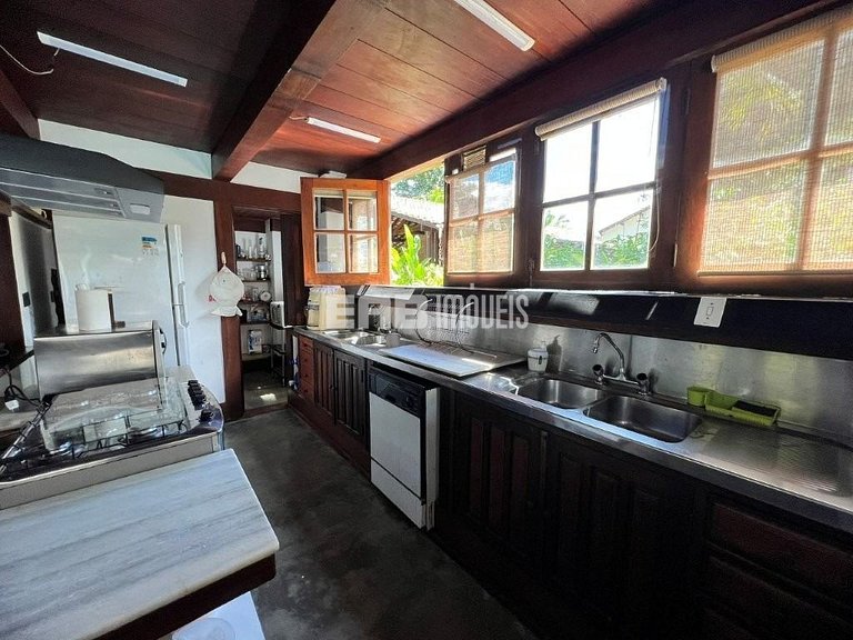 Casa com piscina para locação de temporada em Itamambuca, Ub