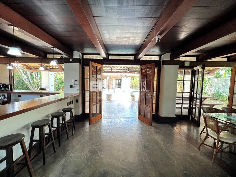 Casa com piscina para locação de temporada em Itamambuca, Ub