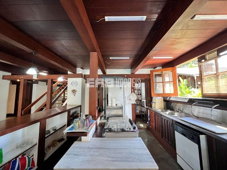 Casa com piscina para locação de temporada em Itamambuca, Ub