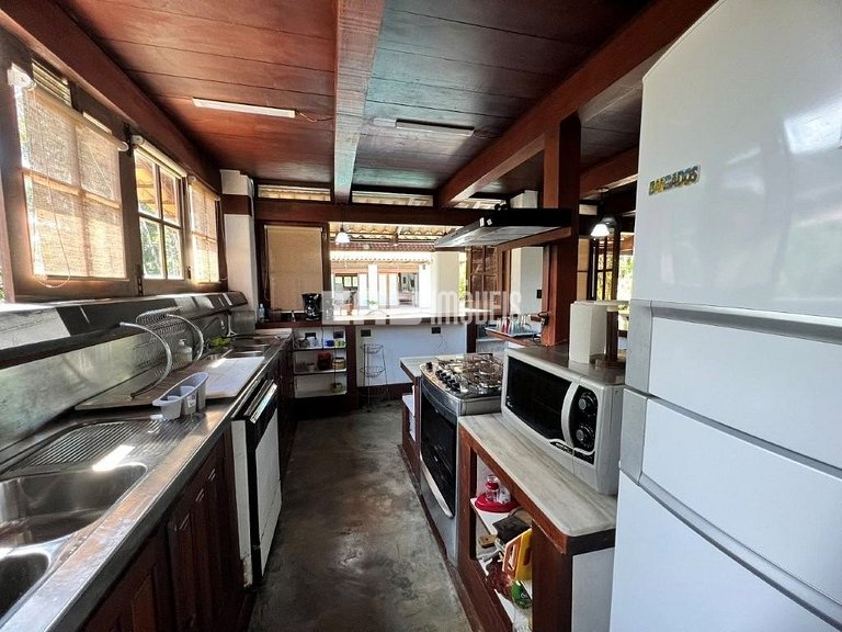 Casa com piscina para locação de temporada em Itamambuca, Ub