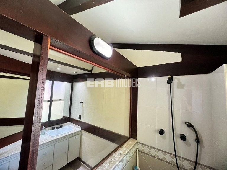 Casa com piscina para locação de temporada em Itamambuca, Ub