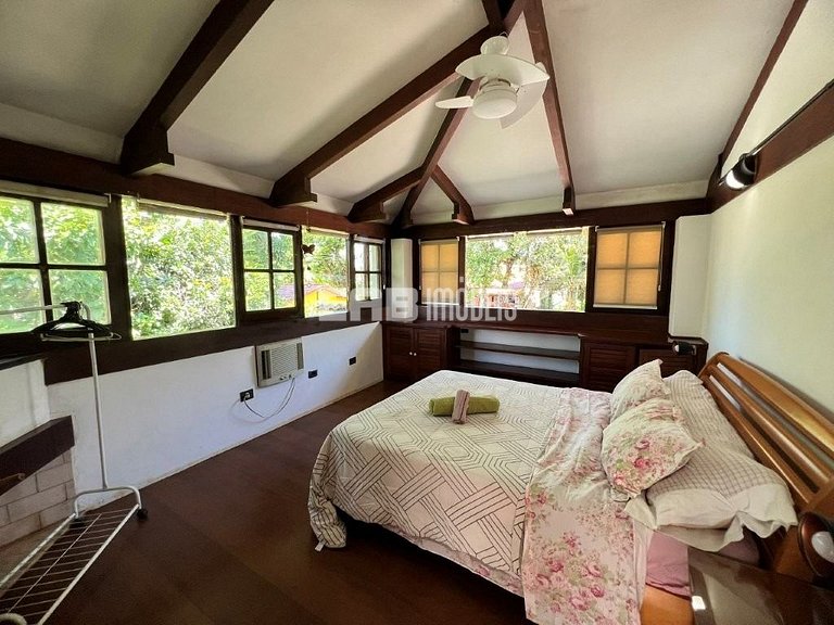 Casa com piscina para locação de temporada em Itamambuca, Ub