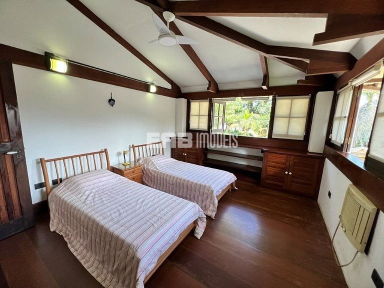 Casa com piscina para locação de temporada em Itamambuca, Ub