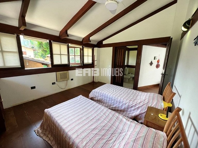 Casa com piscina para locação de temporada em Itamambuca, Ub