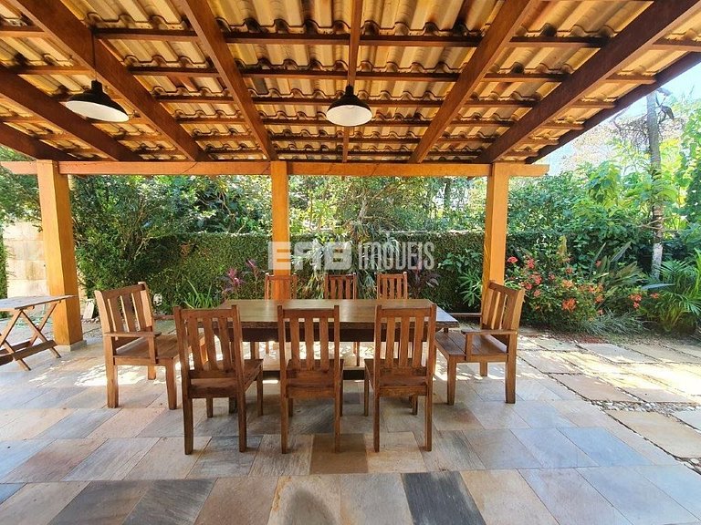 Casa com 4 suítes, a 40m do mar, na praia de Itamambuca, Uba