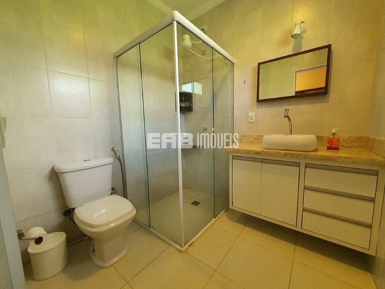 Casa com 4 suítes, a 40m do mar, na praia de Itamambuca, Uba