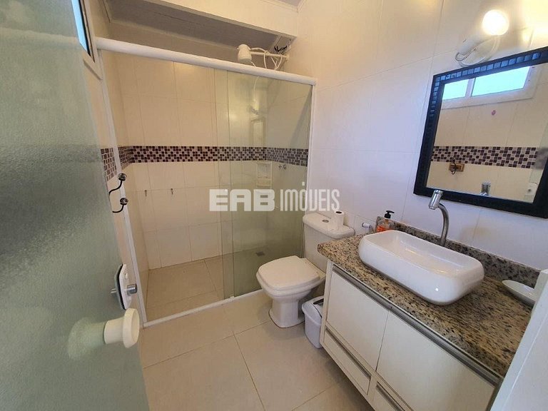 Casa com 4 suítes, a 40m do mar, na praia de Itamambuca, Uba