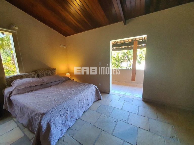 Casa com 4 suítes, a 40m do mar, na praia de Itamambuca, Uba