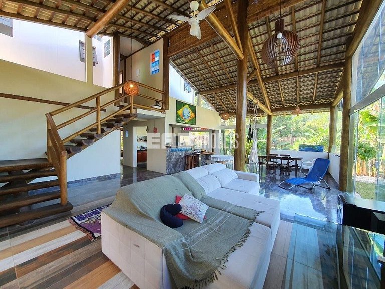 Casa com 3 suites em Itamambuca